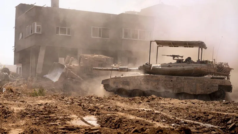 Bombardamente intense israeliene în Liban. Peste 2.000 de ținte Hezbollah, distruse în 3 zile - Foto: Profimedia images
