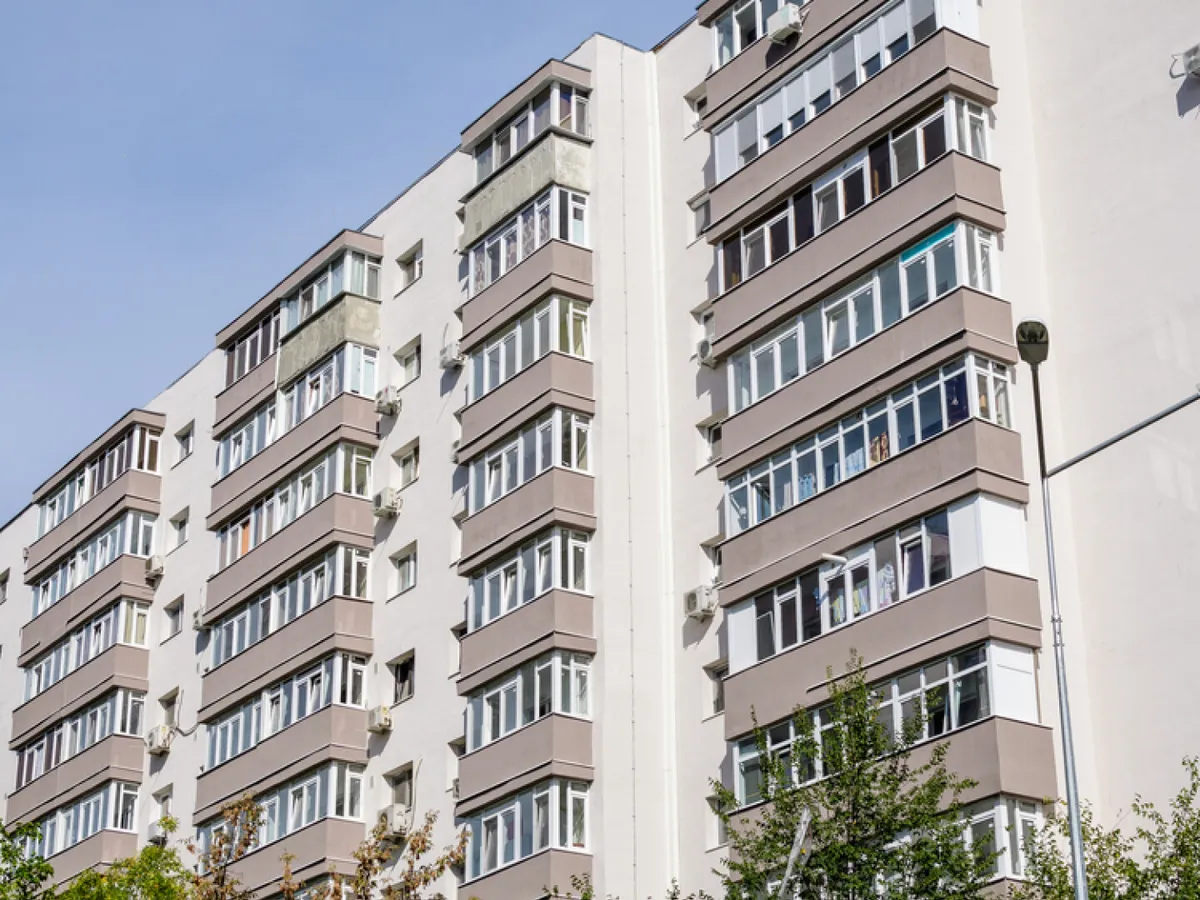 Anveloparea blocurilor din Sectorul 1 nu mai e gratuită din 2026. Cât vor plăti proprietarii timp de 10 ani?