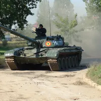 Surse militare: 28 de tancuri second-hand vor fi donate de România pentru a opri invazia lui Putin  / OSINT Defender