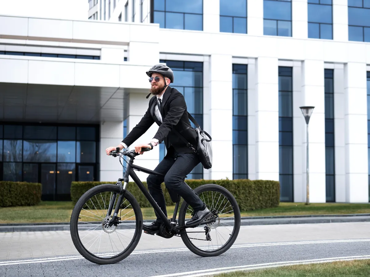 Românii, obligați să aibă asigurare pentru trotinetele și bicicletele electrice. Legea RCA, adoptată - Foto: Freepik (Imagine cu rol ilustrativ)