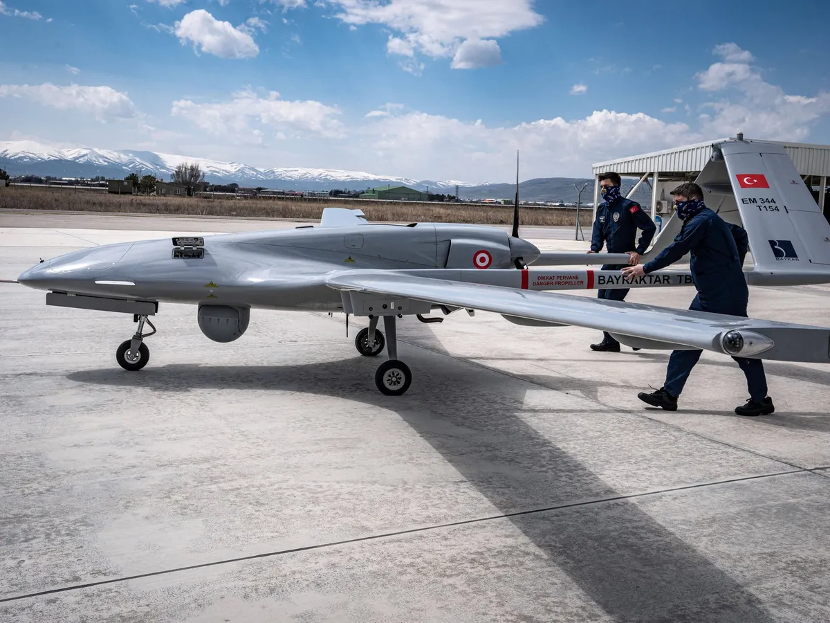 Dronele Bayraktar TB2 ca ale României folosesc acum o rachetă cu AI care vânează aparate fără pilot - Foto: Profimedia Images