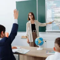 Pentru ce abateri pot fi daţi afară profesorii de şcoală şi liceu - Foto: Pexels/Thirdman