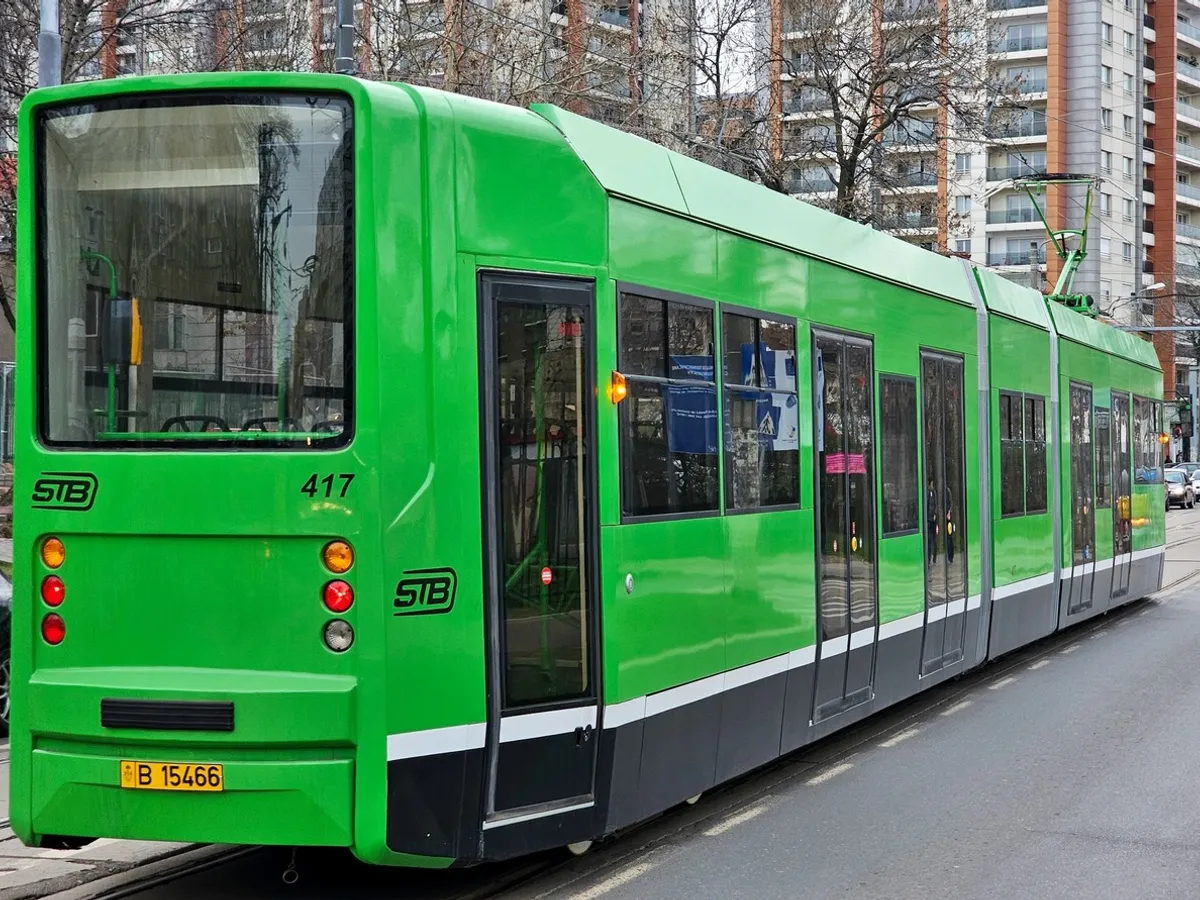 Afacere? STB a făcut un „tramvai conservă”, fără AC, cu 1,36 milioane €. Un Imperio, 1,7 milioane € - Foto: Facebook / Tramvaiele BUCUR LF