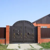 Ce să nu pună românii niciodată pe gard: Te poți alege cu amendă și cu mașina ridicată - Foto: Profimedia Images/ Imagine cu caracter ilustrativ