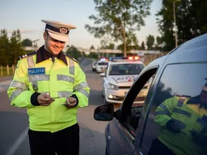 Atenție, șoferi! Codul Rutier, moficat: permis suspendat până la 4 luni și amenzi până la 2.900 lei. / Foto: hotnews.ro