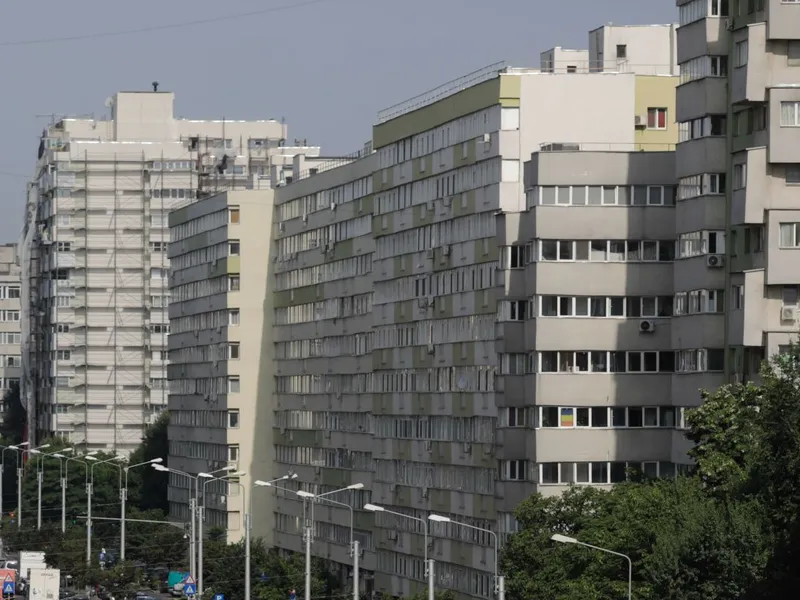 Sute de lei ajutor pentru milioane de români care stau la bloc - Foto: INQUAM PHOTOS / Octav Ganea