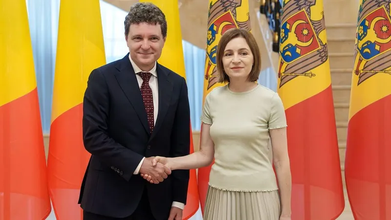 Maia Sandu, la „Marea Dictare Naţională”: „Limba română ne poartă istoria, ne păstrează cultura” - Foto: Facebook / Nicușor Dan