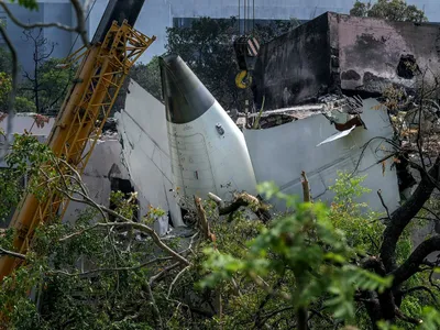 Tragedie aviatică în Rusia. Un avion cu 49 de pasageri s-a prăbușit. Epava, in flăcări pe un munte -  Foto: Profimedia images