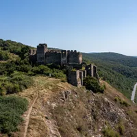 Misterul cetăților din Banat care ar fi fost construite de trei surori. S-ar fi transformat în șerpi - Foto: Profimedia Images/ Imagine cu caracter ilustrativ
