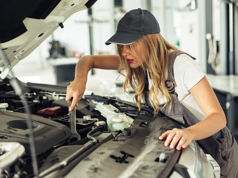 Ai mașină pe benzină sau motorină cu motor turbo? 5 greșeli care te pot trimite direct la service - Foto: Freepik (Imagine cu rol ilustrativ)