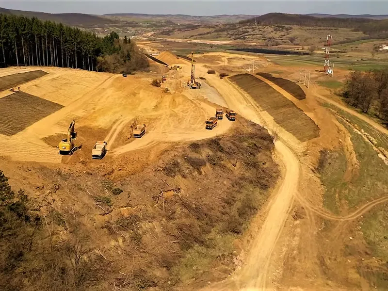 Lucrările pe segmentul Nădășelu - Poarta Sălajului sunt la 20% și, în scenariul optimist, ar putea fi terminate la final de 2023.Foto: Asociația Pro Infrastructură, Facebook