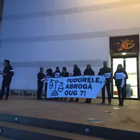 Actori de la TNB împotriva lui Tudorel/FOTO: Ramona Ursu