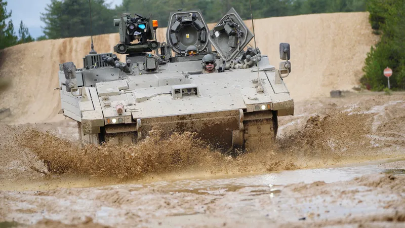 Un convoi de trupe ucrainene înaintează spre granița cu Transnistria/Foto: Profimedia Images