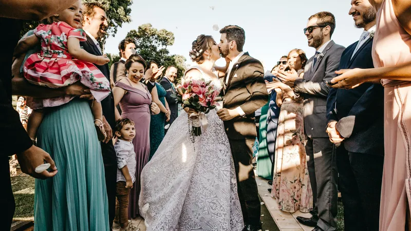 Se reiau nunțile, botezurile și alte petreceri. Foto: Pexels.com