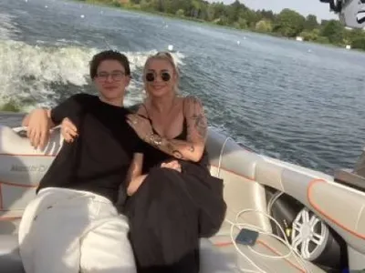 Laurențiu Reghecampf Jr. a primit două locuințe și o mașină la 18 ani, dar gestul mamei sale a eclipsat totul