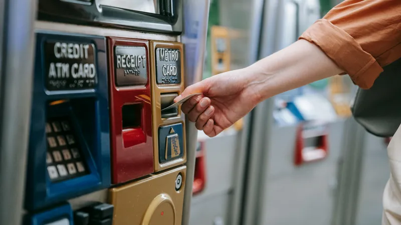 Ce se întâmplă dacă introduci codul PIN invers la bancomat? Experții în bănci explică fenomenul Foto: Pexels (fotografie cu caracter ilustrativ)