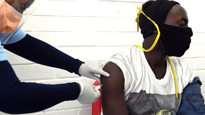 Afro-americanii, subreprezentaţi în campania de vaccinare din SUA/FOTO: Getty