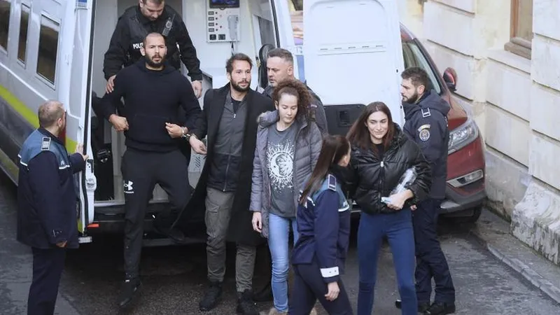Frații Tate și „îngerii” lor/Foto: Profimedia Images