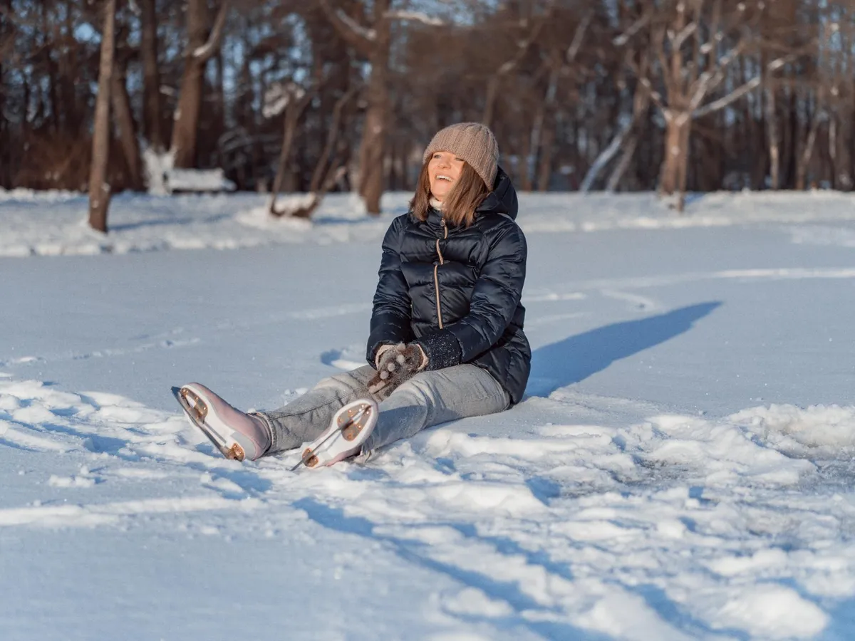 Cum să eviți alunecările și căzăturile pe gheață în ianuarie. Te ajută să nu ai incidente neplăcute