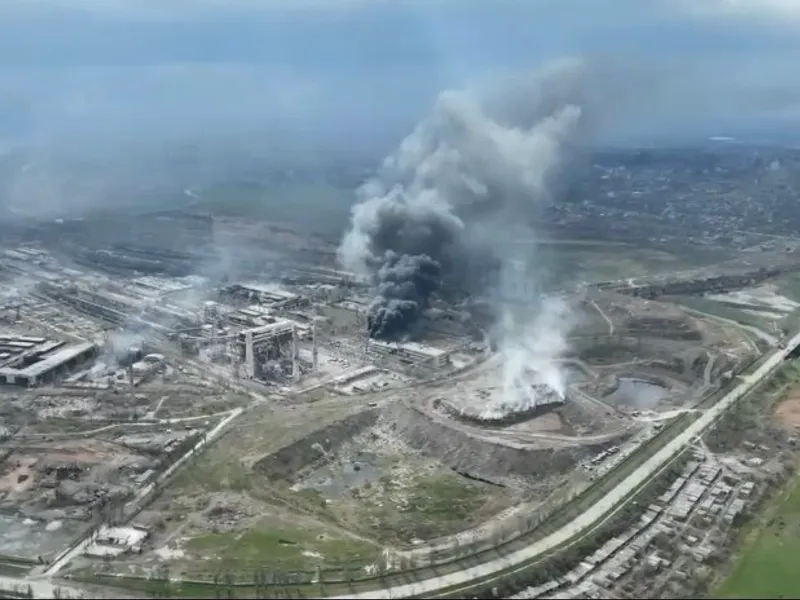 După 57 de zile de bombardamente brutale, Putin zice că nu vrea să ia cu forța oțelăria Azovstal/FOTO: @IAPonomarenko