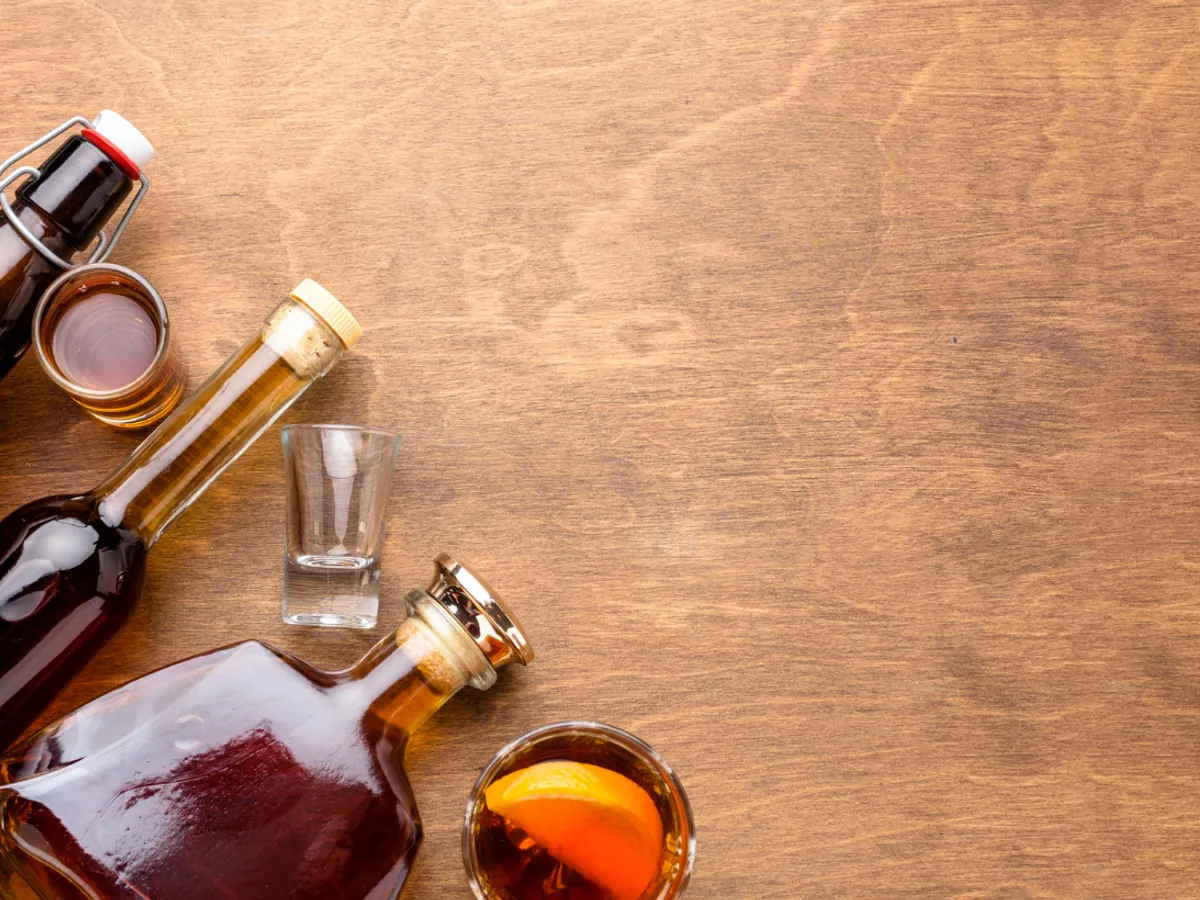 Sticle de alcool - Foto: Freepik (rol ilustrativ)