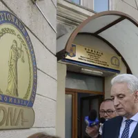Ilie Sârbu pleacă din sediul DNA, pe 26 octombrie 2016. Foto Inquam Photos/Florin Cornel