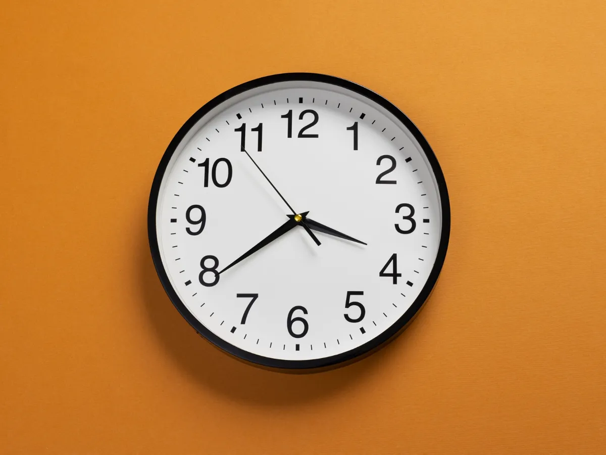 Ceas Foto: Freepik (imagine cu rol ilustrtativ)