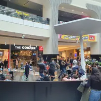 Aglomerație la mall în București Foto: NW