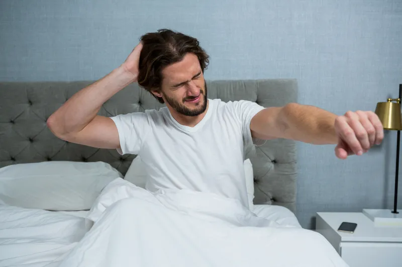 Bărbat care s-a trezit dimineața - Foto: Freepik (Imagine cu rol ilustrativ)