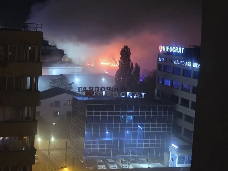 Incendiul, văzut din dreptul Clinicii Hipocrat - Foto: Facebook