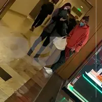 Alexandra, fiica fostului lider PSD Liviu Dragnea, și soțul său, Alex Mațaev, surprinși la mall. / Foto: captură video, spunews.ro