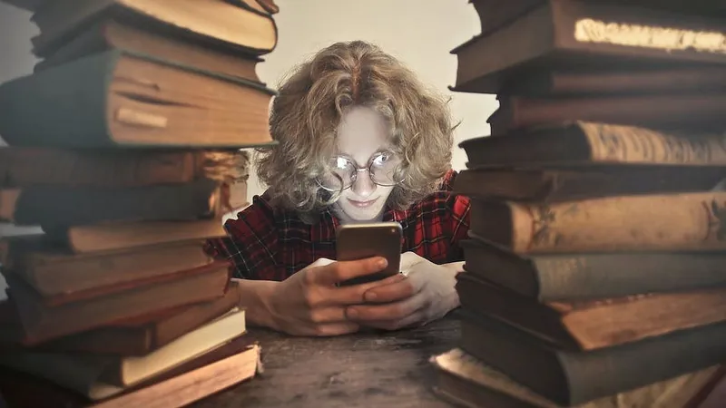 16 milioane de euro disponibile în PNRR, pentru digitalizarea bibliotecilor - Foto: Pexels/Andrea Piacquadio