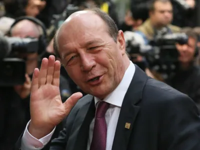 Băsescu: „Tandemul Trump–Putin a fost bătut măr de poporul maghiar.  Trump va pleca, America rămâne!”