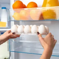 Cum să păstrezi ouăle proaspete până la un an? De ce nu pe ușa frigiderului nu e bine să le pui - Foto: Profimedia images