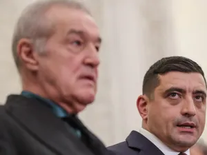VIDEO Gigi Becali l-a vizitat azi-noapte pe George Simion, la Parlament: „Am venit să consolăm băiatu'!”