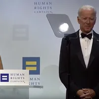 Joe Biden și soția lui, Jill, la gala HRC