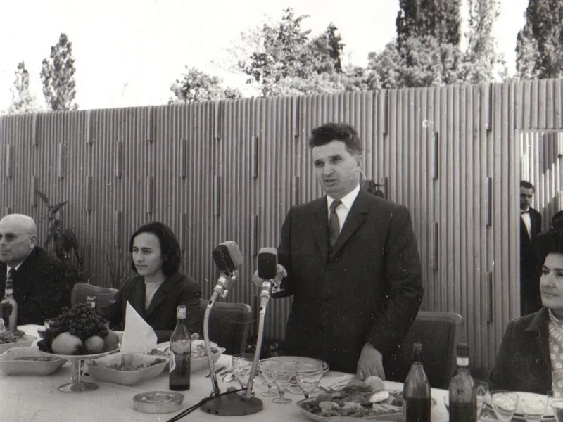 Nicolae Ceaușescu a dat bacalaureatul la 47 de ani - Foto: Fototeca online a comunismului românesc - cota 35/1965 (cu rol ilustrativ)