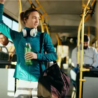 Cum reziști la 40 de grade Celsius? Trucuri pentru a te răcori în autobuz sau pe trotuarele încinse - Foto: freepik.com (rol ilustrativ)
