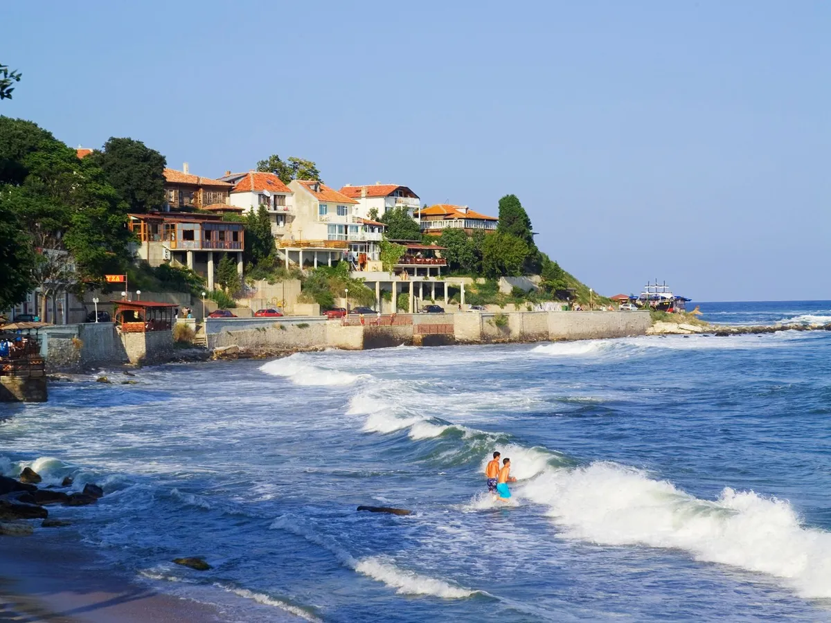 Bulgaria bate litoralul românesc de 1 Mai: turiștii români, atrași cu prețuri mici și servicii mai atractive