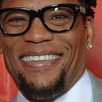 D.L. Hughley, un actor american, susţine că Donald Trump ar trebui să fie acuzat de omucidere - Foto: Peabody via Wikipedia