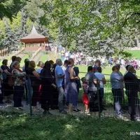 Pelerinaj la mormântul lui Arsenie Boca. Foto Adevărul