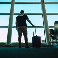 Turist în aeroport- Foto: PEXELS PHOTOS