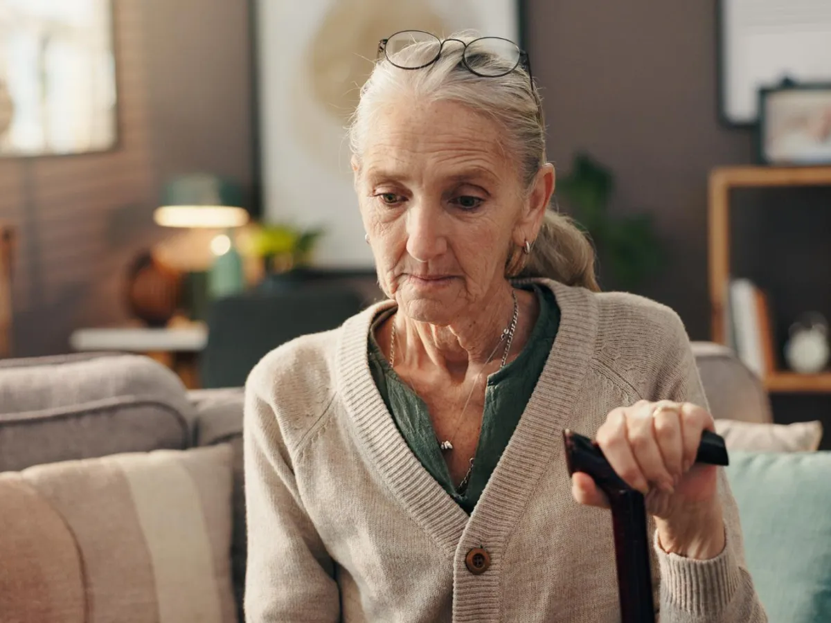 Pensionar care are o pensie mică - Foto: Freepik
