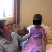 Sorina și mama ei adoptivă, Ramona Săcărin
