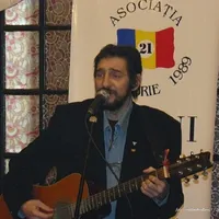 Cristian Pațurcă a compus „Imnul golanilor” - Foto: cristinateodora11 - Flickr: Cristian Pațurcă