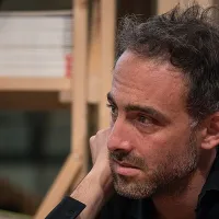 Raphaël Glucksmann, europarlamentar: "Facem parte dintr-un război hibrid și suntem atacați" - Foto: Harald Krichel, Wikipedia