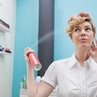 Ingredientul care te ajută să scapi de firele de păr despicate peste noapte. Acționează în 20 minute - Foto: Profimedia Images (imagine rol ilustrativ)