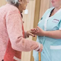 O tânără și-a găsit bunica moartă, la spital, căzută pe jos. „Era între paturi, moartă, rece” - Foto: Profimedia / imagine cu caracter ilustrativ
