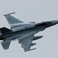 Bulgaria a dat 2.500.000.000$ pe avioane F-16 care nu zboară. Primul nu a ajuns nici măcar la paradăL- Foto: Profimedia images