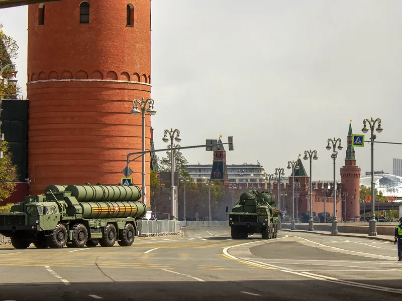 Sisteme de rachete S-400 la parada de Ziua Victoriei de anul trecut - Foto: Profimedia Images